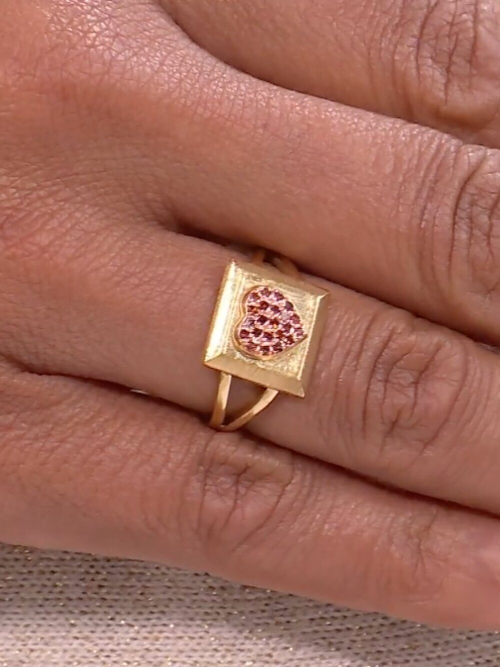 Rarities Carol Brodie Genuine .15 ctw Red Diamond Talisman Heart Ring 8 NWT - Picture 3 of 4
